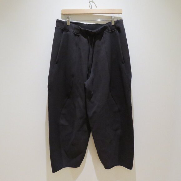 LULULEMON Mixed Fabric Relaxed-Fit Tapered High-Rise Pants in Black Barrel Large - Picture 3 of 14